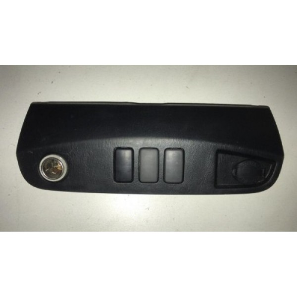 Moldura Inferior Painel Tomada 12v Preto Hilux 06/11