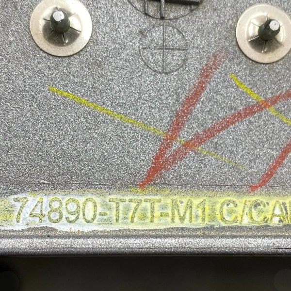 Aplique Tampa Traseira Honda Hr-v 2014 2015 2016 2017 A 2018