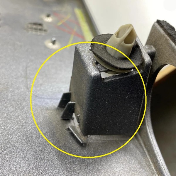 Aplique Tampa Traseira Honda Hr-v 2014 2015 2016 2017 A 2018