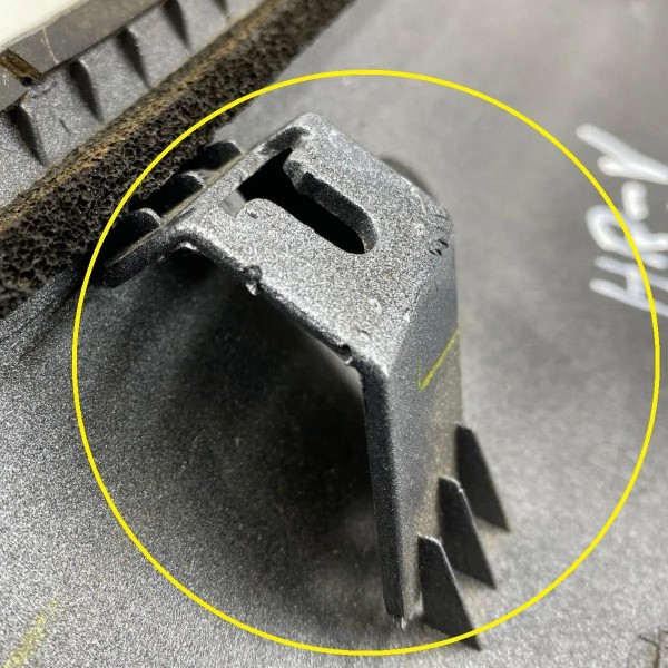 Aplique Tampa Traseira Honda Hr-v 2014 2015 2016 2017 A 2018